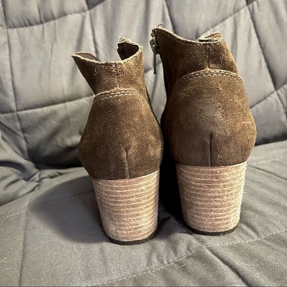 Steve Madden Harrlee Olive Green Suede Ankle Boots - Picture 5 of 7